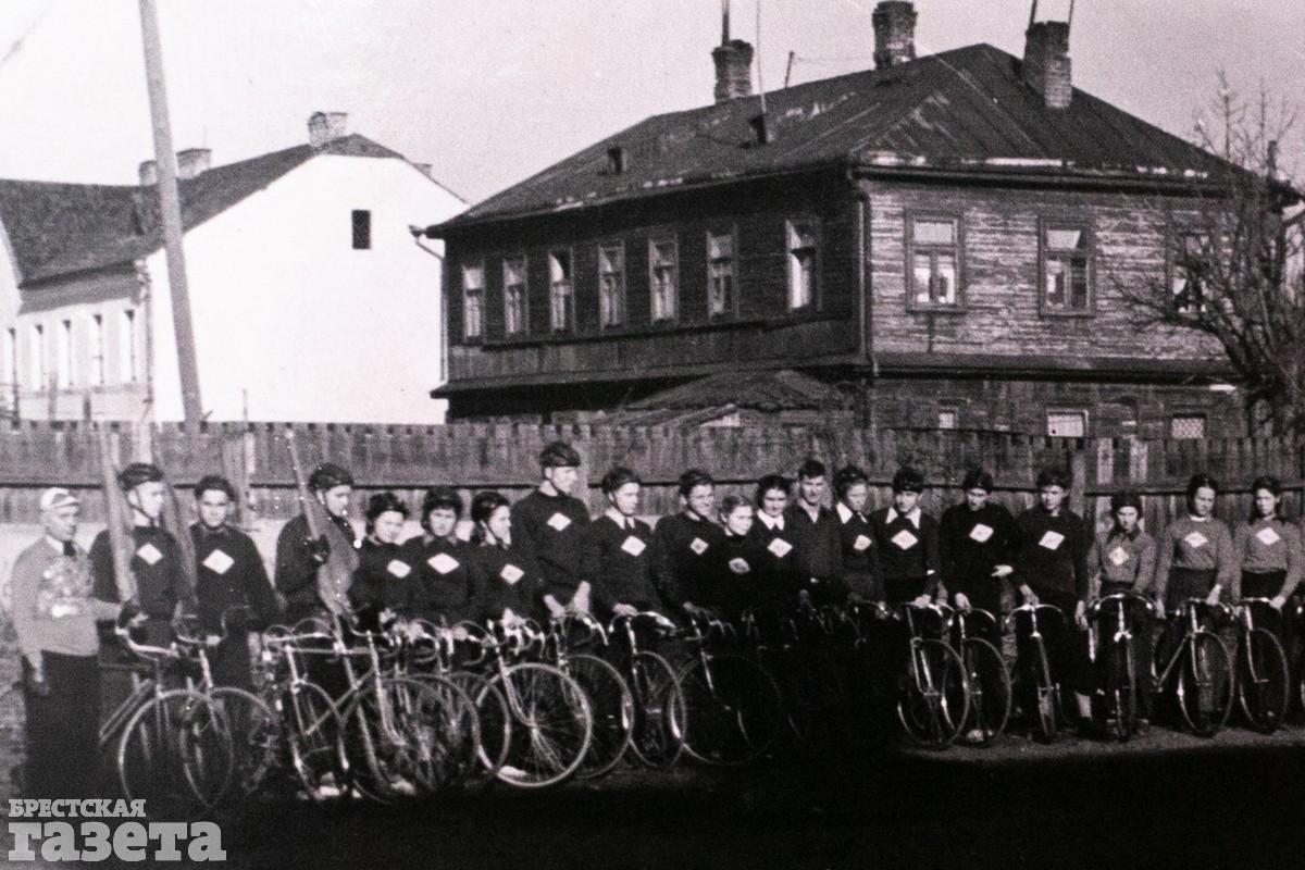 Тренировочная площадка велошколы по улице Советской. 50-е годы прошлого века.
