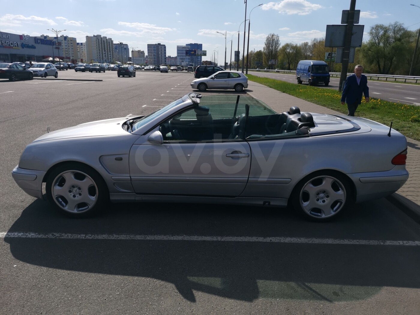 Mercedes-Benz CLK C208 за 6 099$. Фото: av.by.