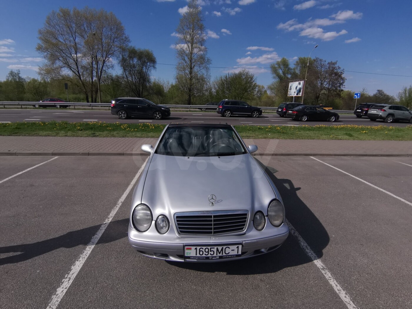 Mercedes-Benz CLK C208 за 6 099$. Фото: av.by.
