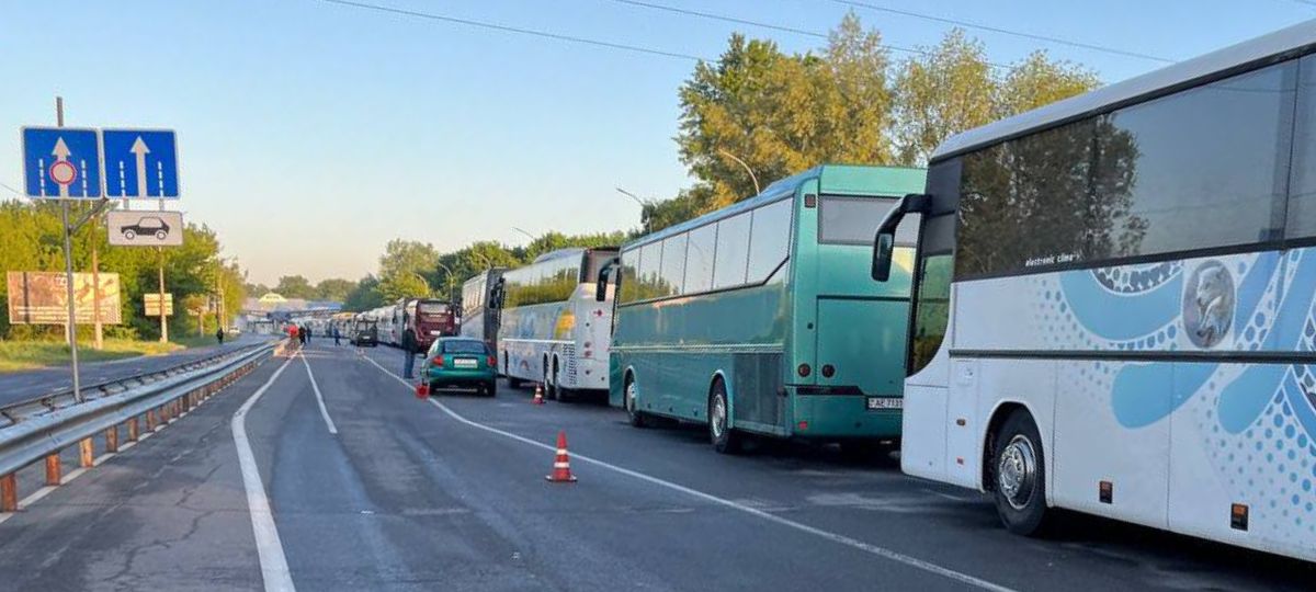 Очередь на выезд из Бреста в Польшу 7 мая 2024 года. Фото из приграничного чата