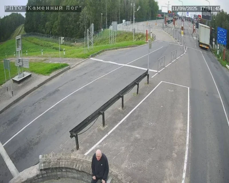 Николай Статкевич на границе Беларуси с Литвой. Он отказывается покидать Беларусь