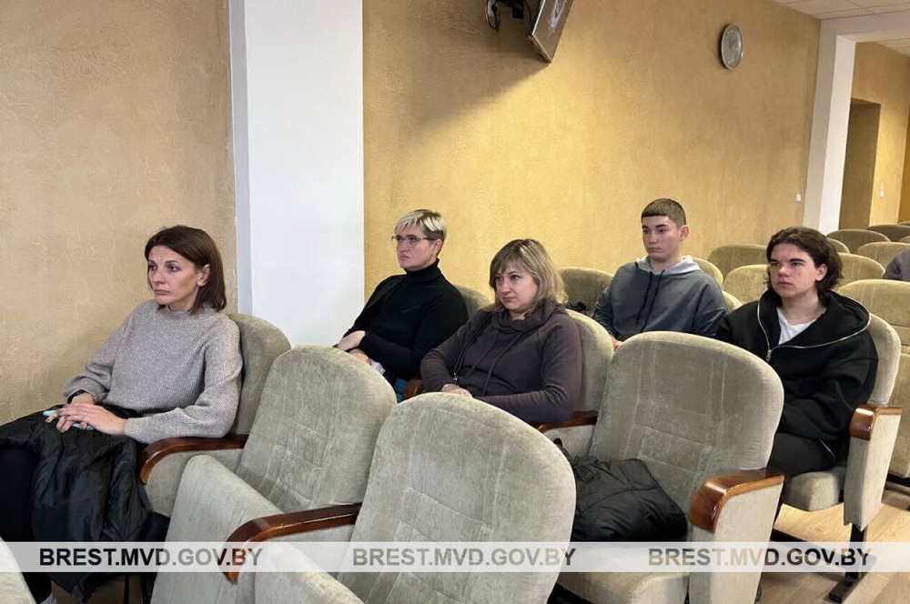 Курсанты автошколы «Аристотель» на суде в ГАИ Бреста. Фото: УВД Брестского облисполкома