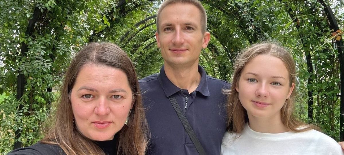 Бывший политзаключенный Алексей Санчук со своей семьей