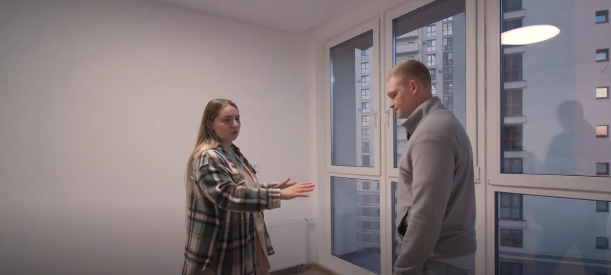 Ангелина Каминская с мужем в подаренной квартире. Скриншот сюжета ОНТ